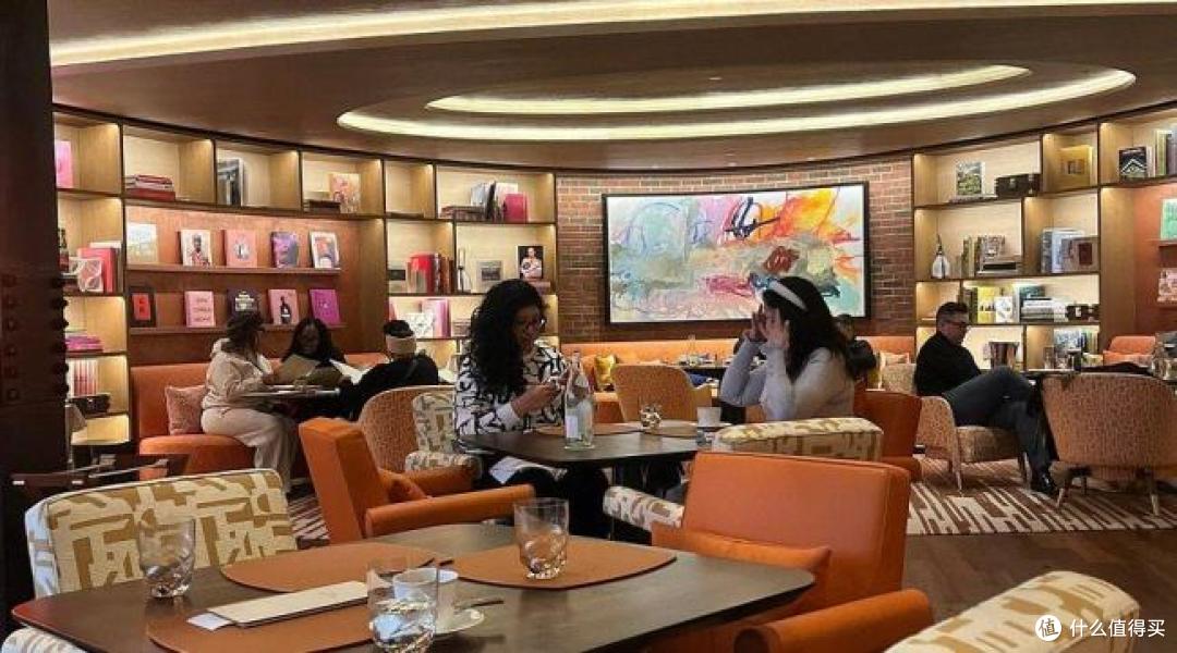 LV饺子243元3个?我排队抢了3个月,只为吃一口"身份认同"!