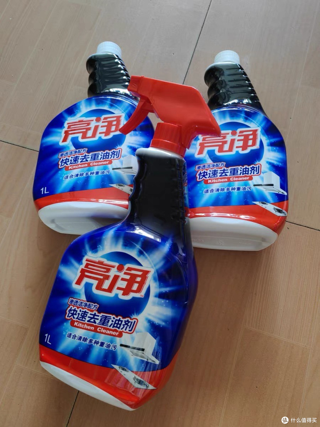 厨房重油污清洁，亮净让油烟机秒变新