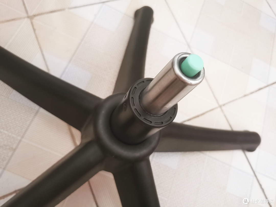 久坐不累的秘密？夏草木 Fit2 人体工学椅深度测评