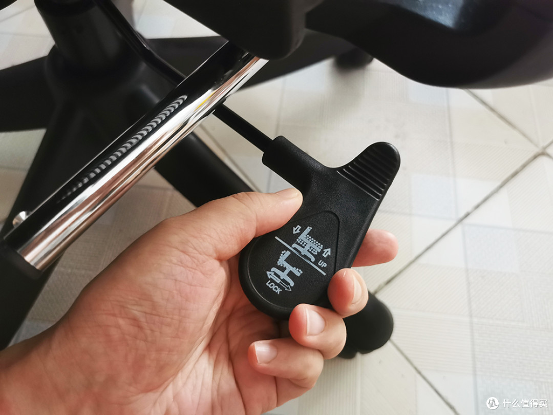 久坐不累的秘密？夏草木 Fit2 人体工学椅深度测评