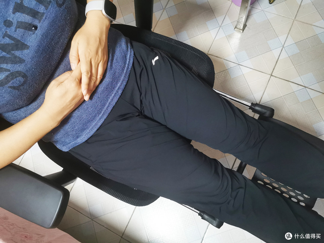 久坐不累的秘密？夏草木 Fit2 人体工学椅深度测评