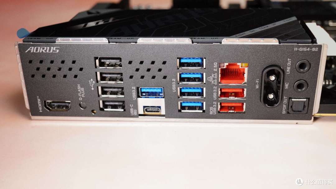 内存黑科技，确实有东西 - 技嘉B850M AORUS PRO WIFI7电竞雕