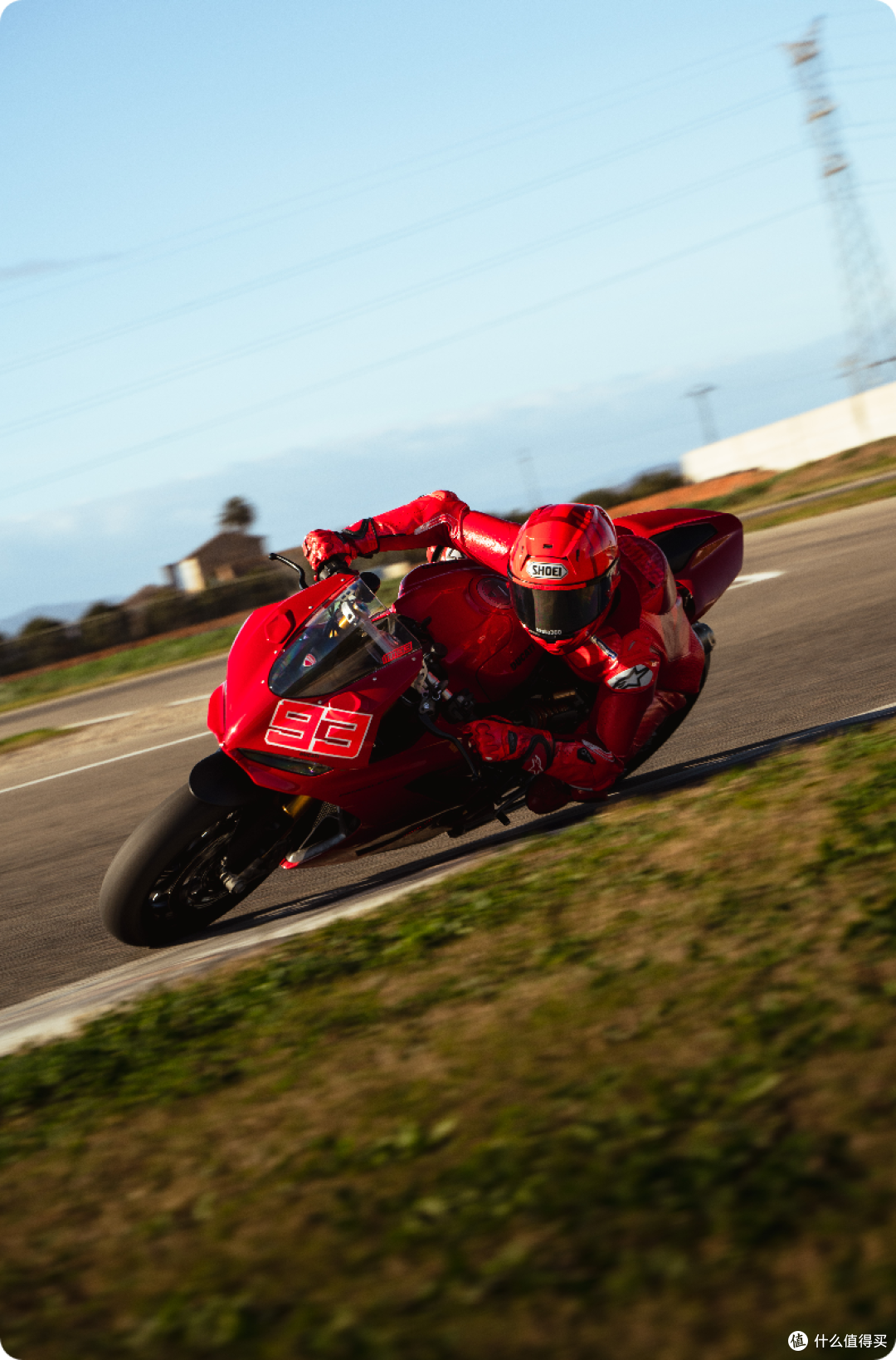 拿下九冠王！影石品牌大使马克·马奎斯斩获2025MotoGP年度冠军