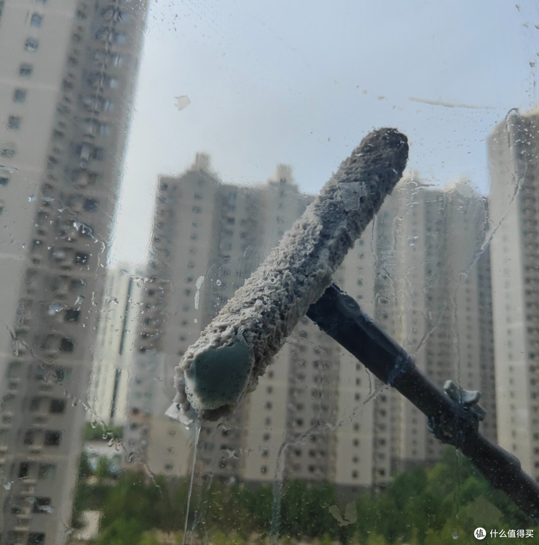 换季窗户清洁攻略:巧擦窗外明净如新
