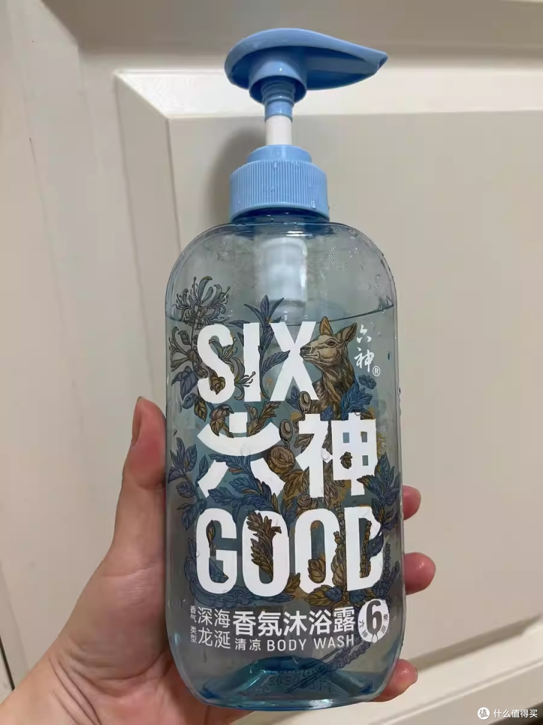 六神香氛沐浴露:洗净疲惫,裹香入眠,国货带来的惊喜体验