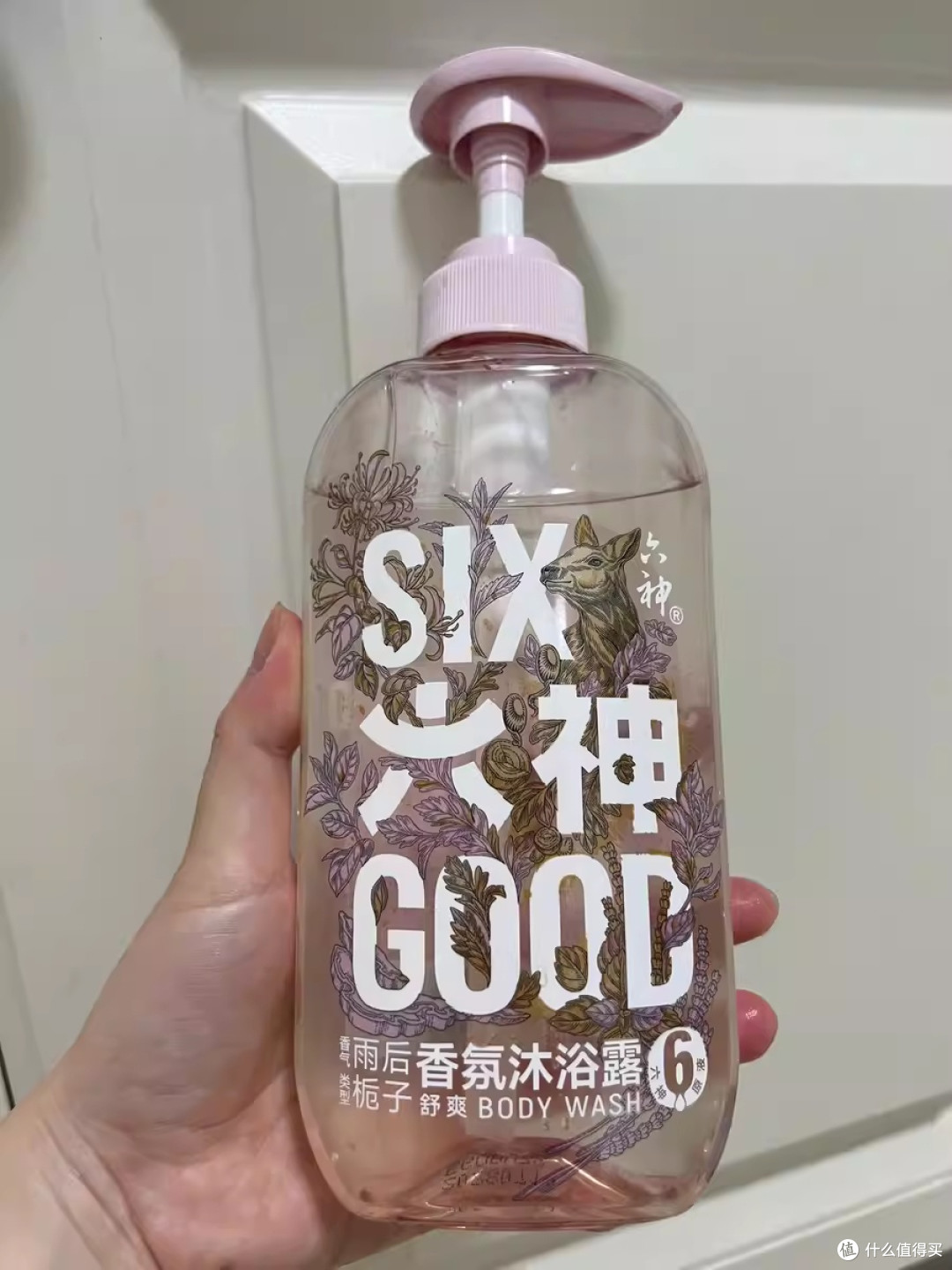 六神香氛沐浴露：洗净疲惫，裹香入眠，国货带来的惊喜体验