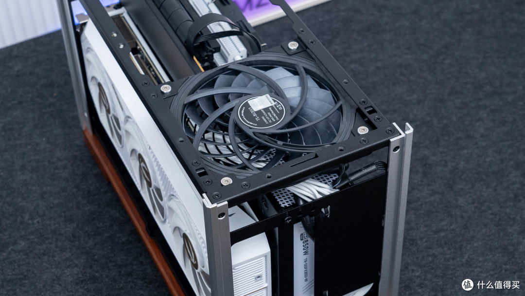 11L艺术级ITX：乔思伯T9 七彩虹 B860I+索泰5070Ti SOLID装机分享