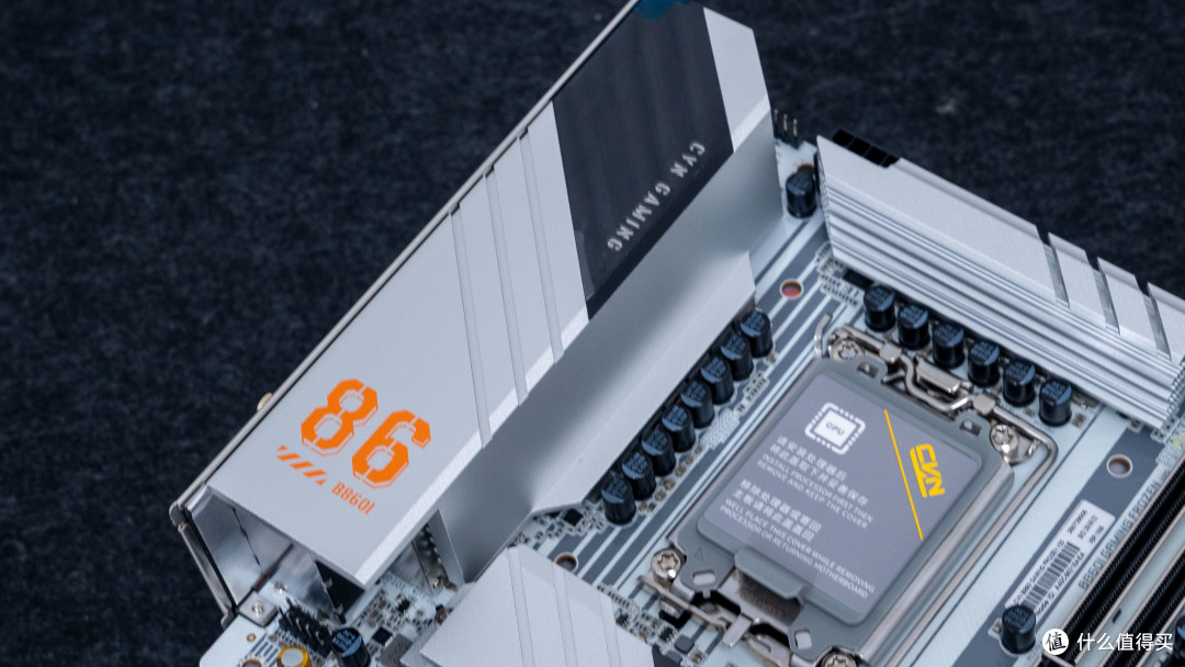 11L艺术级ITX：乔思伯T9 七彩虹 B860I+索泰5070Ti SOLID装机分享