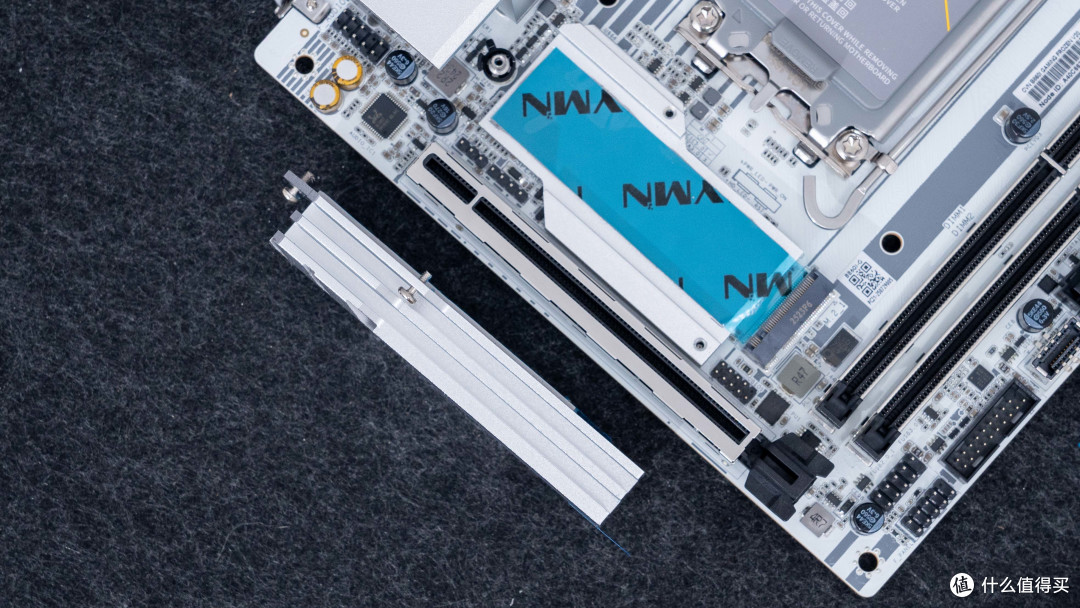 11L艺术级ITX：乔思伯T9 七彩虹 B860I+索泰5070Ti SOLID装机分享