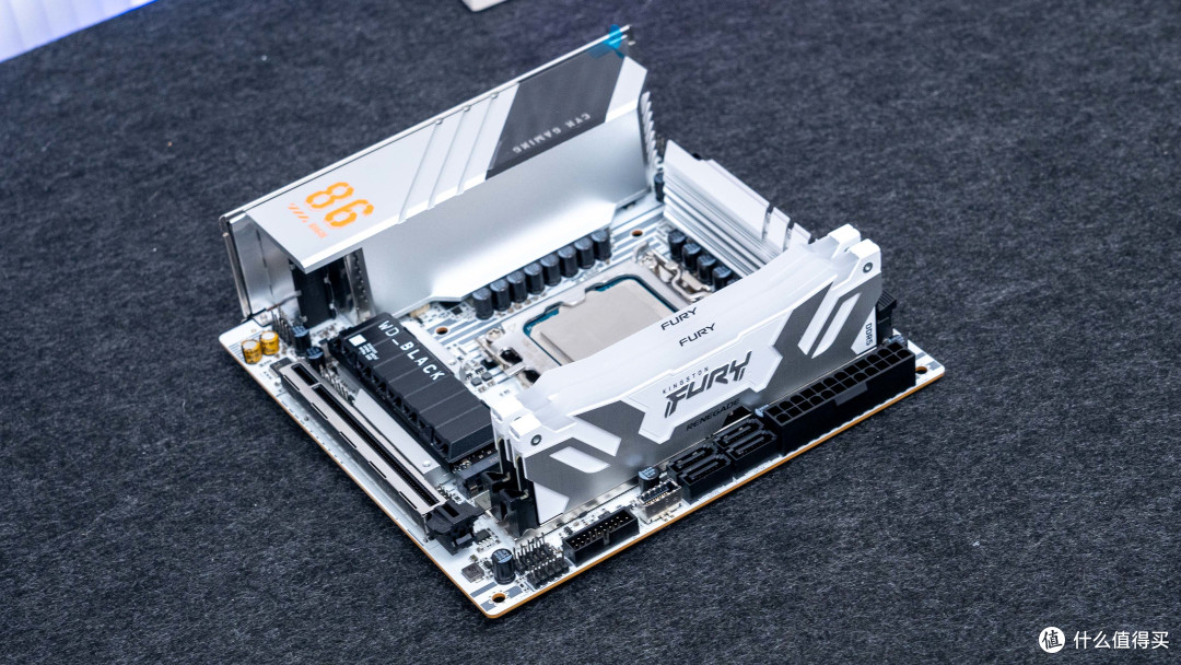11L艺术级ITX：乔思伯T9 七彩虹 B860I+索泰5070Ti SOLID装机分享
