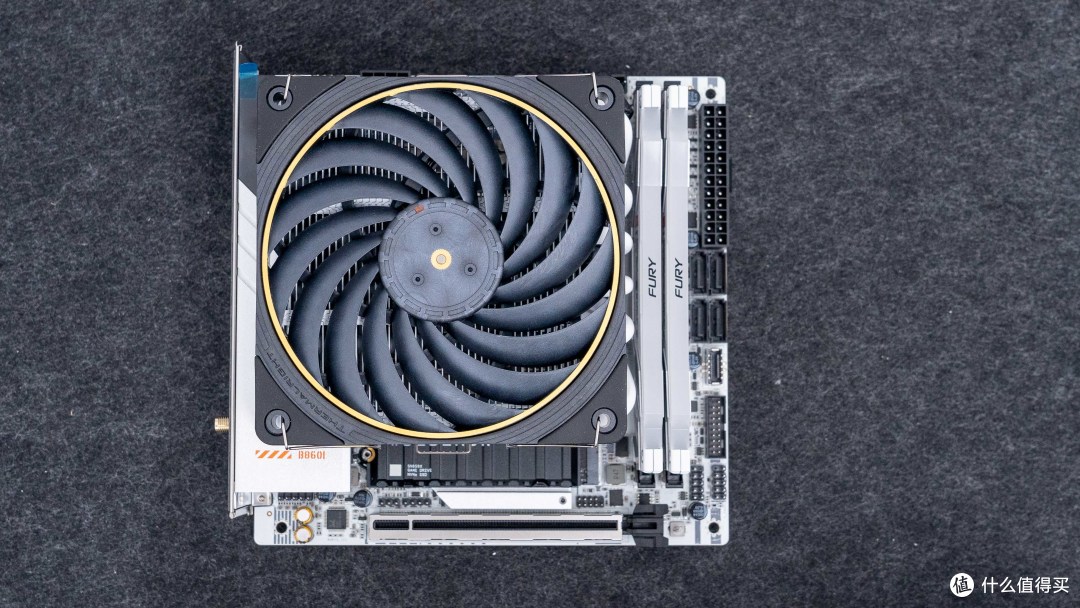 11L艺术级ITX：乔思伯T9 七彩虹 B860I+索泰5070Ti SOLID装机分享