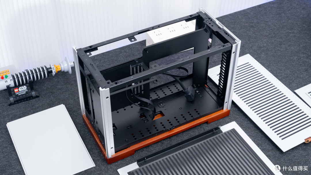 11L艺术级ITX：乔思伯T9 七彩虹 B860I+索泰5070Ti SOLID装机分享