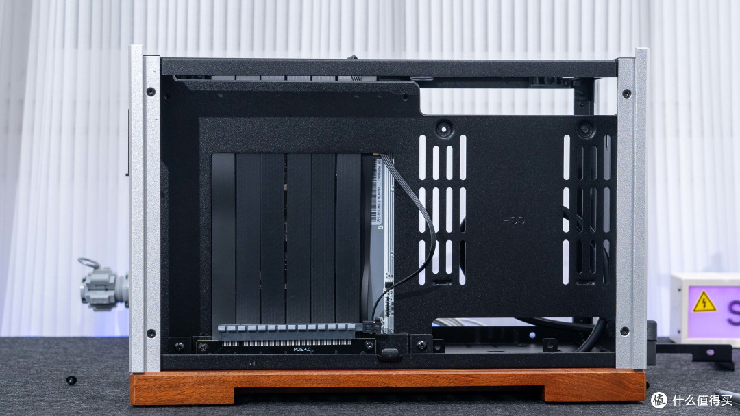 11L艺术级ITX：乔思伯T9 七彩虹 B860I+索泰5070Ti SOLID装机分享