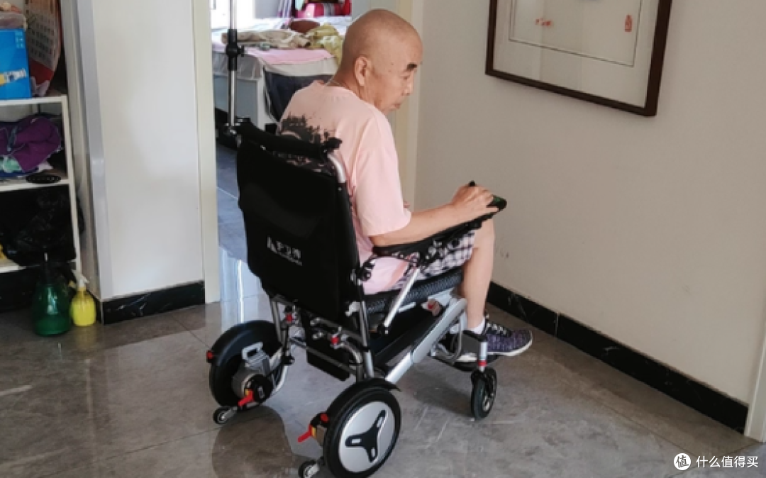 护卫神电动轮椅实测!国庆出行首选,4款车型全面解析
