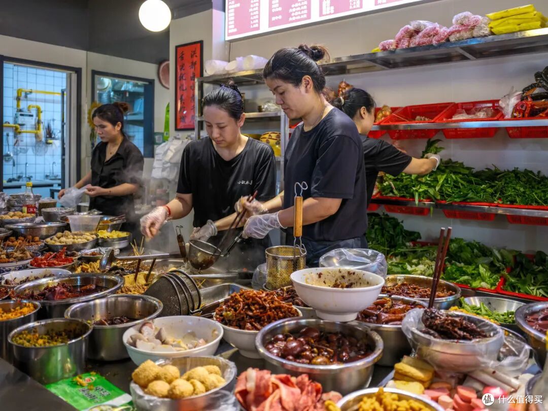 在这个征服全国食客味蕾的城市,吃到七步一晕碳是什么体验?