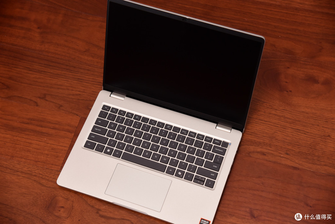 AI模型!长续航!40Gbps!指纹开机!戴尔Pro14商务笔记本实测!