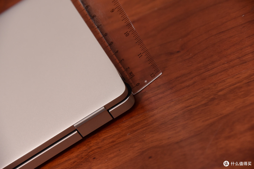 AI模型!长续航!40Gbps!指纹开机!戴尔Pro14商务笔记本实测!