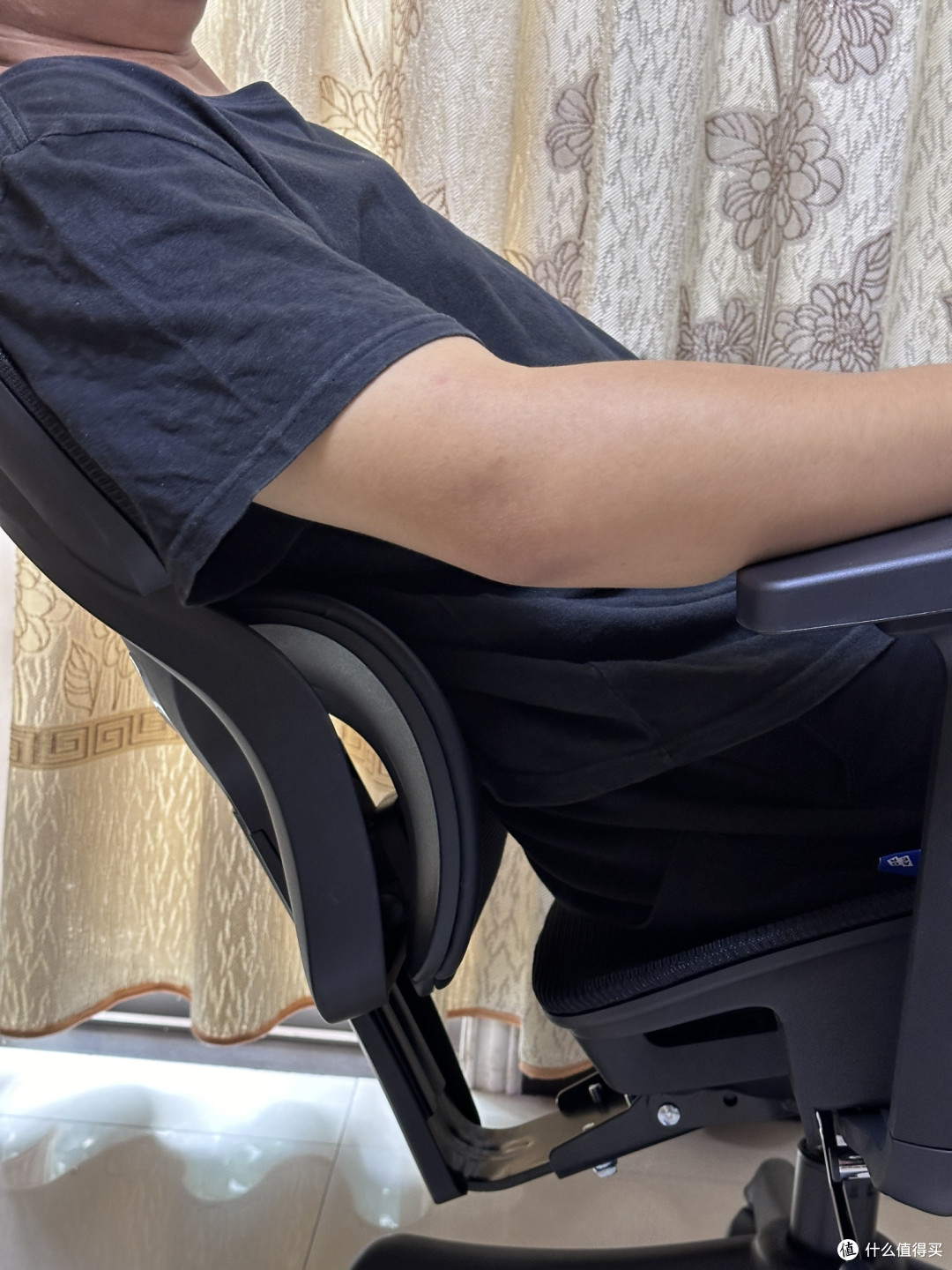 夏草木Fit2人体工学椅深度体验，带来舒适工作与休闲体验