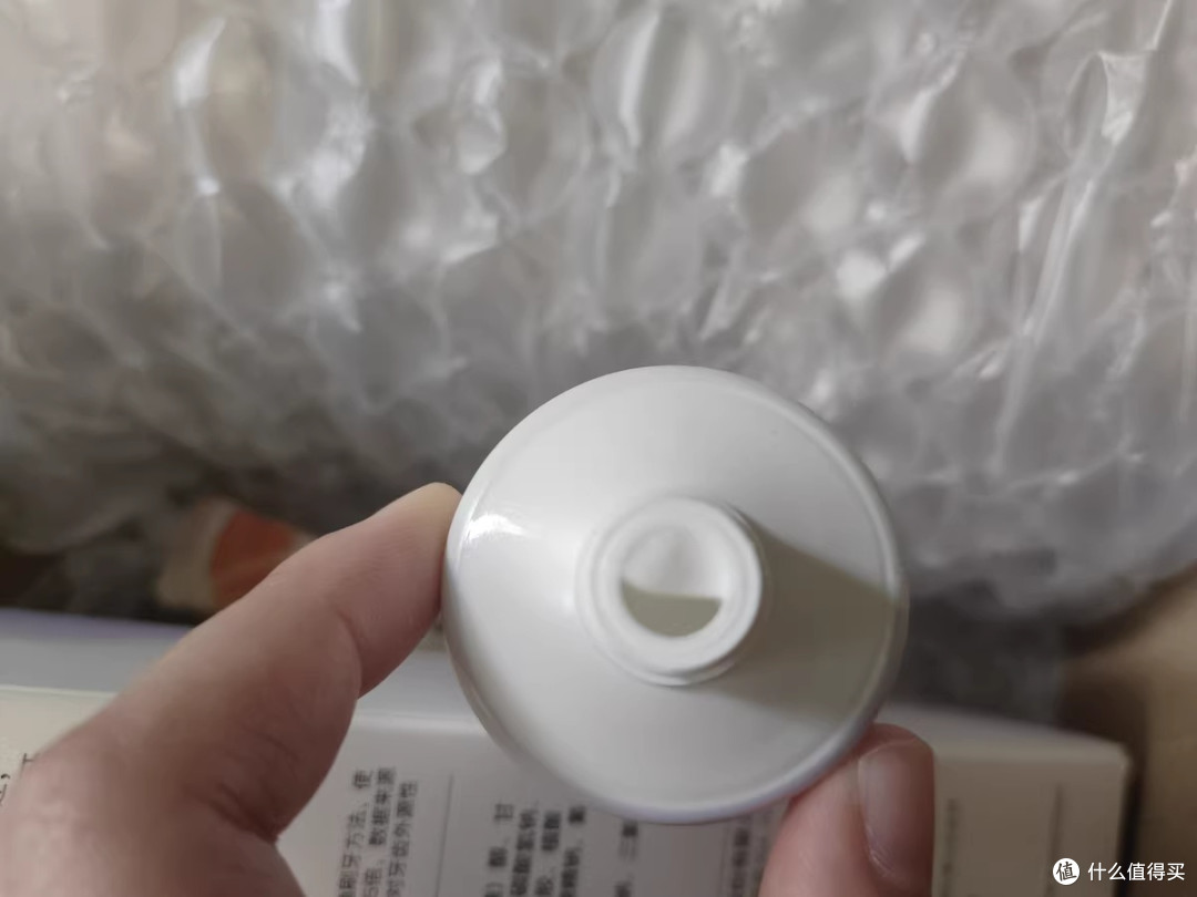 舒客小苏打牙膏改善牙齿黄渍