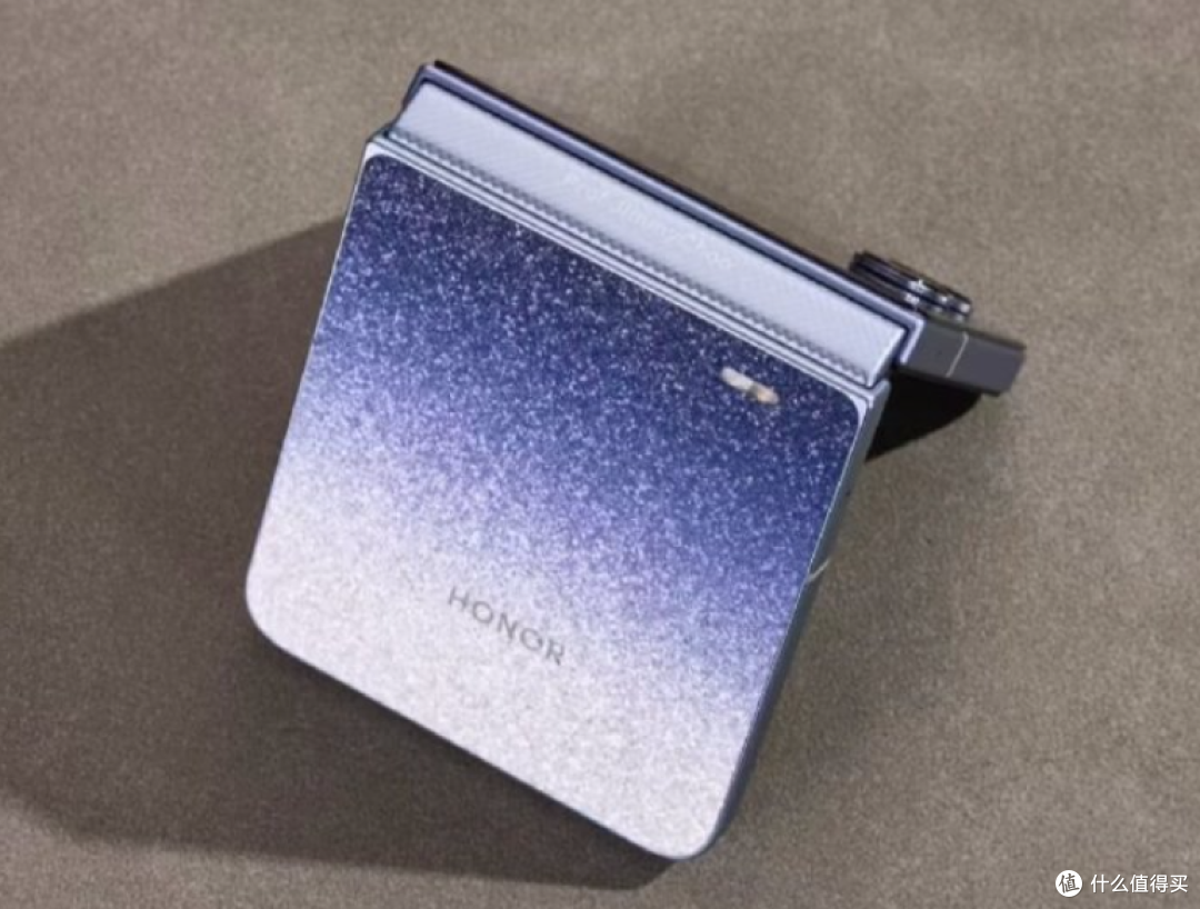荣耀更激进了,1TB+5500mAh+2亿像素,高端旗舰降至“新低价”