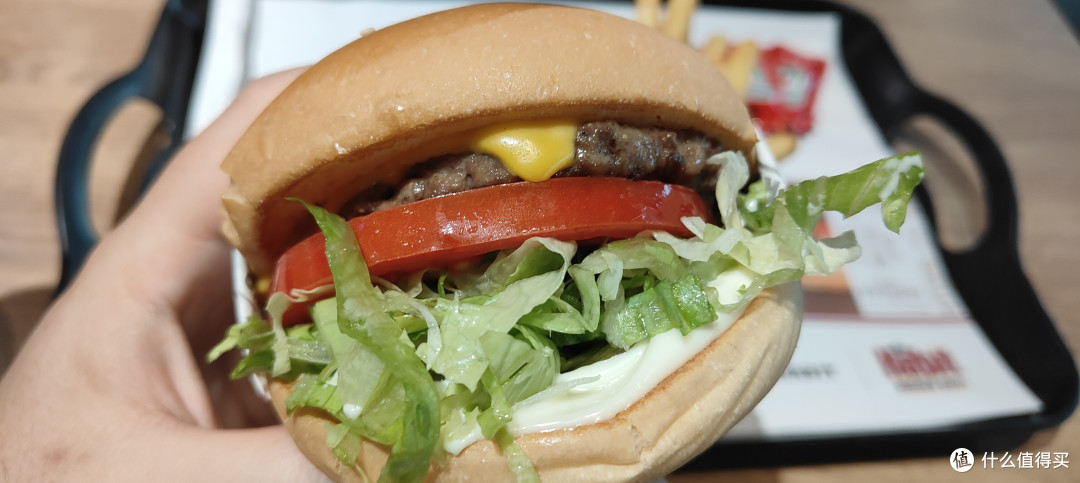 被进口牛肉汉堡界的“艾马仕”背刺,但是真的好吃,你吃过吗?