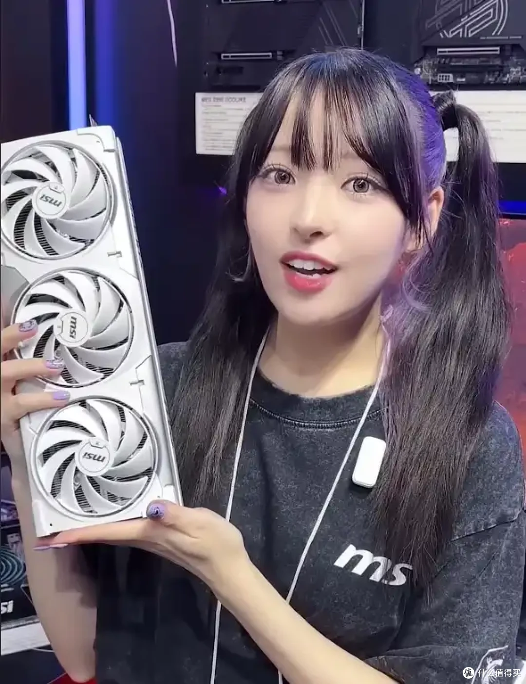 微星展示异形PCB RTX 5070Ti 隐藏供电设计,但是白色万图师