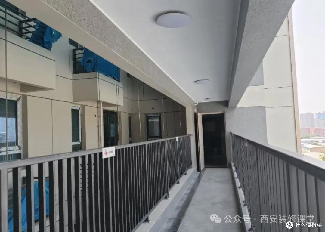 连廊中间户的痛，没住过的人不懂！谁住谁憋屈！
