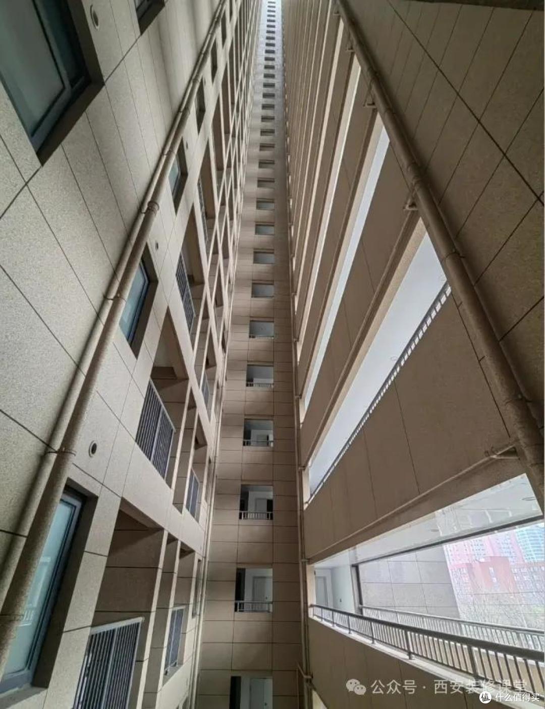 连廊中间户的痛，没住过的人不懂！谁住谁憋屈！