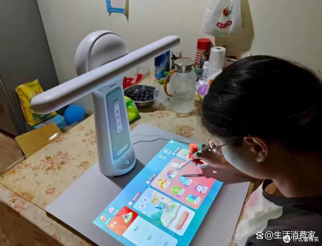 ai学习台灯哪家好？宾果智慧光让熊孩子爱上写作业！