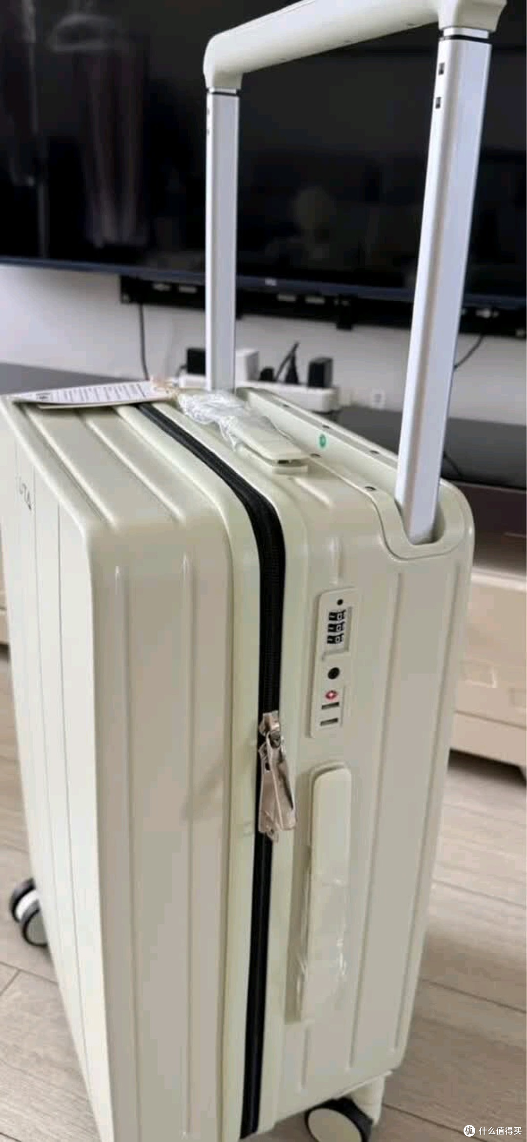 DTA 20寸珍珠白行李箱,登机箱里的“空间魔术师”