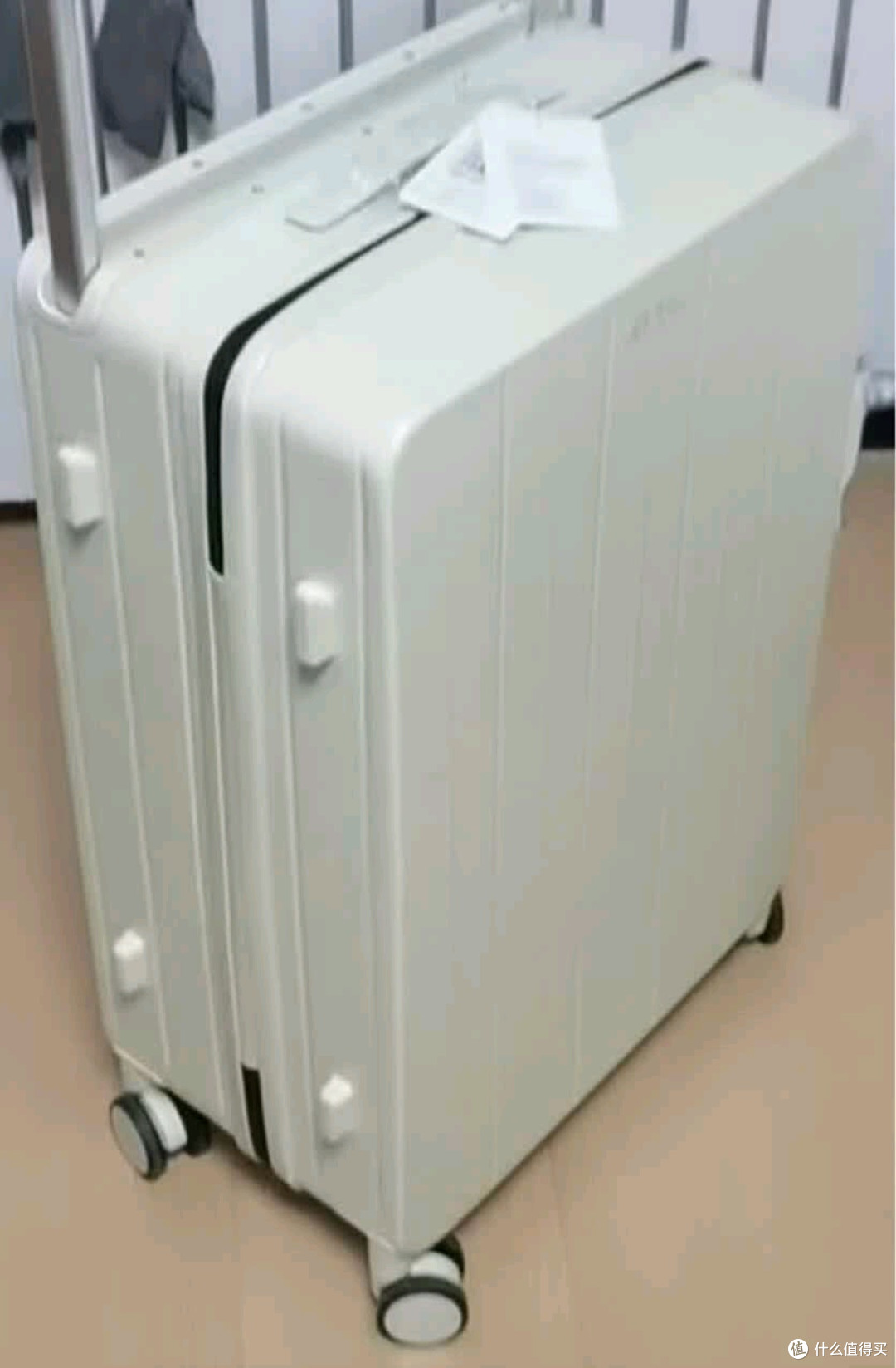 DTA 20寸珍珠白行李箱,登机箱里的“空间魔术师”