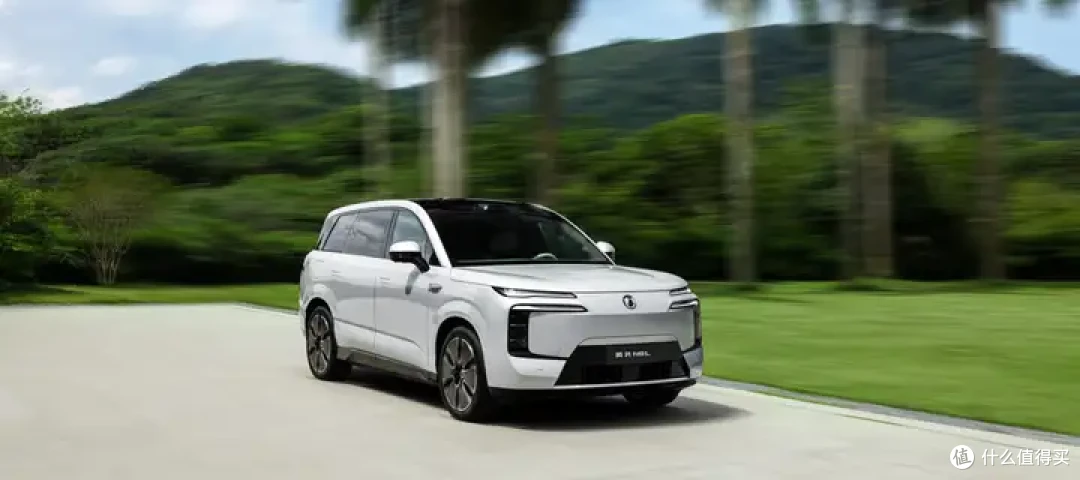腾势登场!何为一台 家庭全能 SUV?今天又是被 N8L 上课的一天