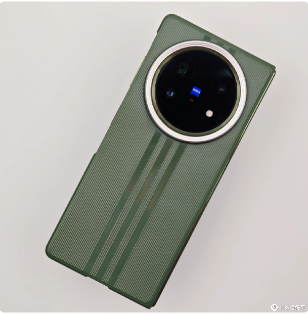 vivo X Fold5 本命壳找到了!趣装备这款轻薄磁吸壳太懂折叠屏党