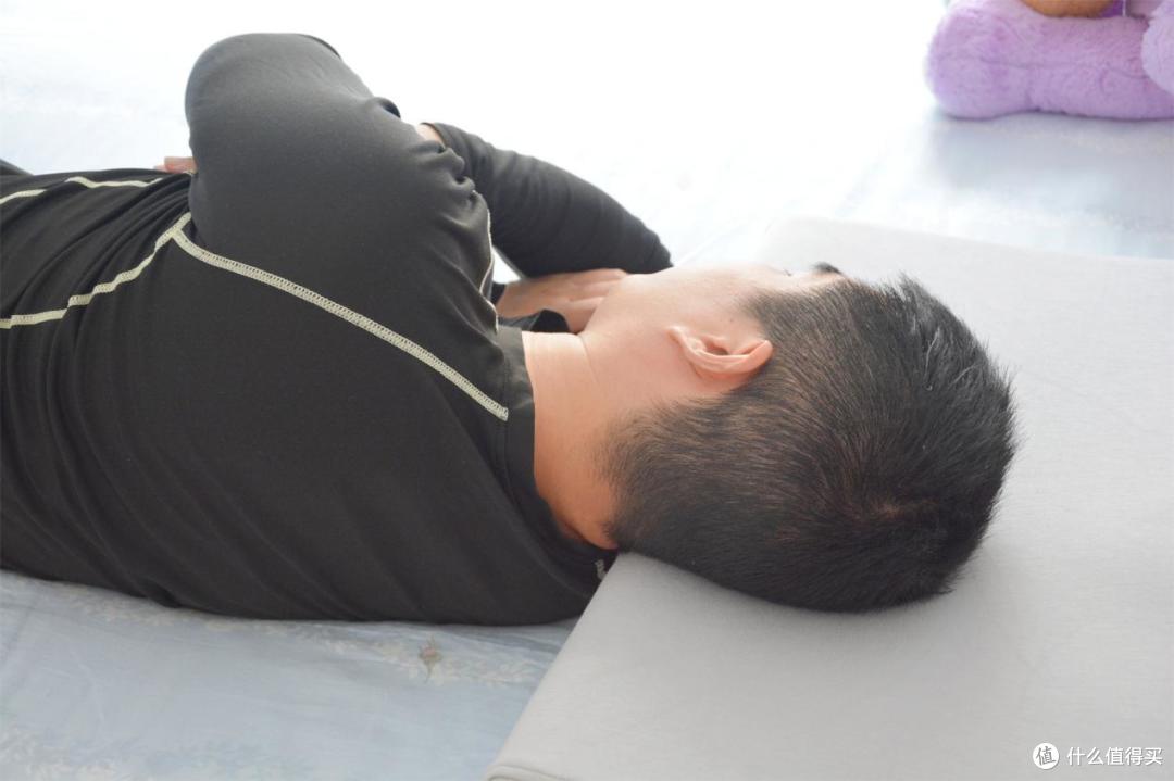 打鼾人的福音!云触智能舒鼾枕M1实测:家人安睡不再被打扰