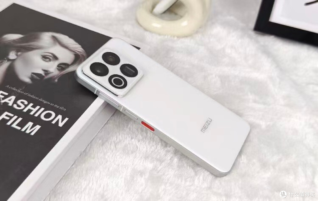 荣耀豁出去了!从6199元跌至3121元,16GB+512GB+四主摄+四芯片