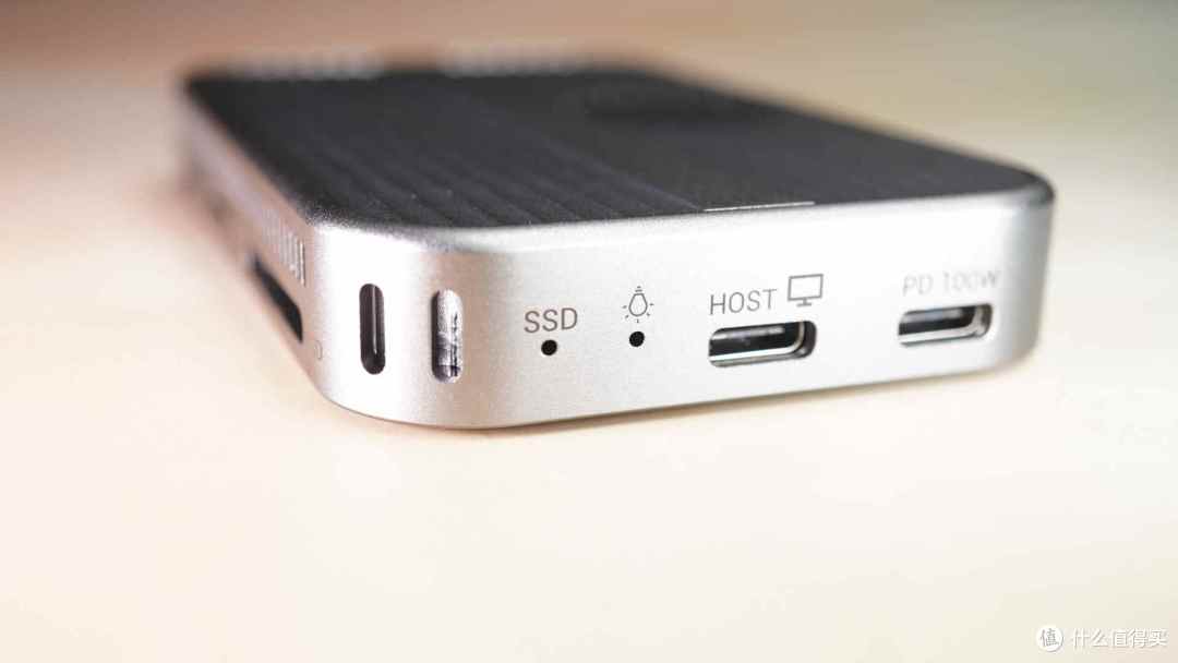 小巧全能iPhone17Pro好搭档 - 阿卡西斯M.2磁吸硬盘盒扩展坞