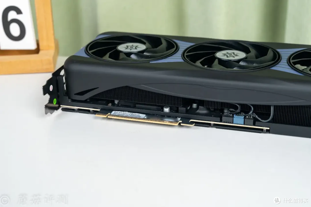 或50系高端显卡中值得入的一款、影驰RTX 5070 Ti星曜NOX OC显卡