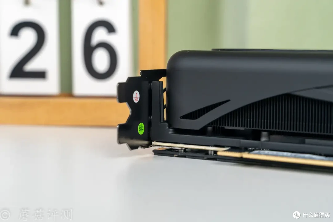 或50系高端显卡中值得入的一款、影驰RTX 5070 Ti星曜NOX OC显卡