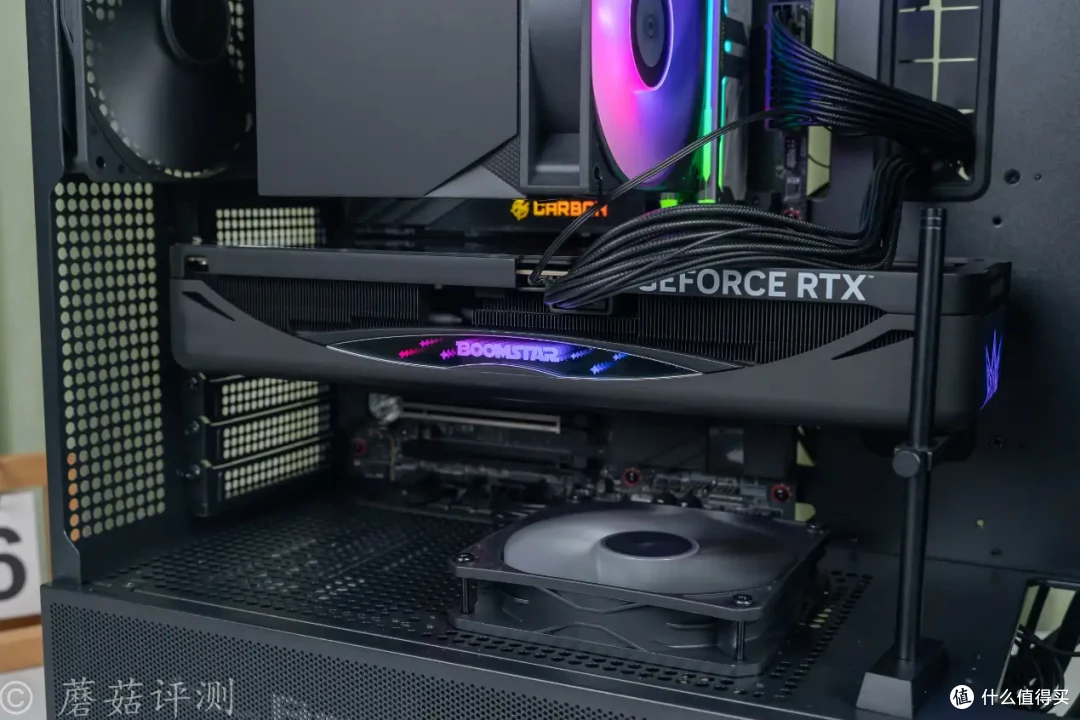 或50系高端显卡中值得入的一款、影驰RTX 5070 Ti星曜NOX OC显卡