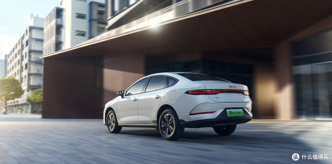 6.98万起！比亚迪秦PLUS新车型，节能省油全球王者典范。