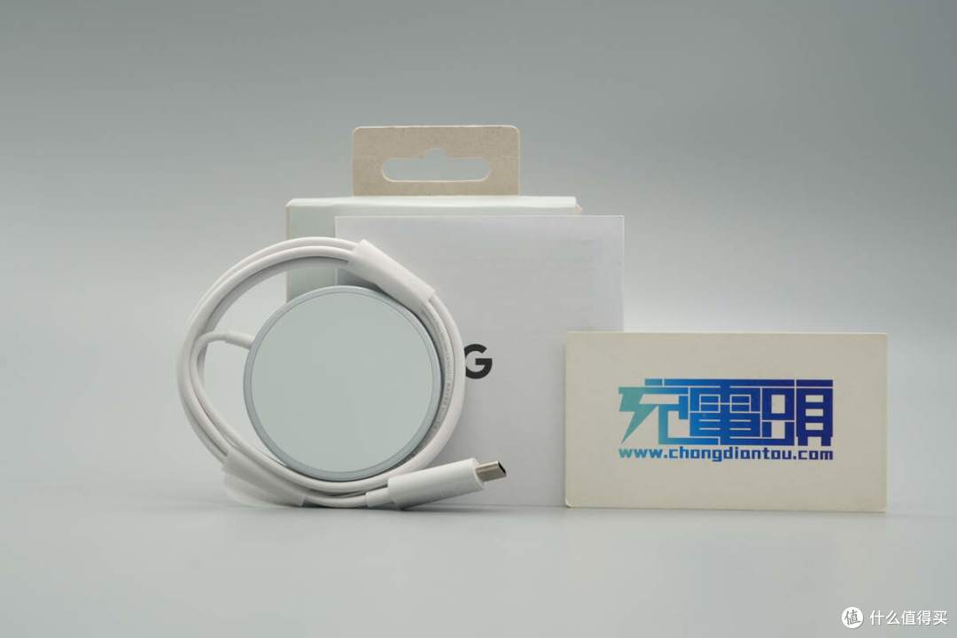 完美适配iPhone 17系列新机,谷歌25W Qi2.2磁吸无线充电器拆解