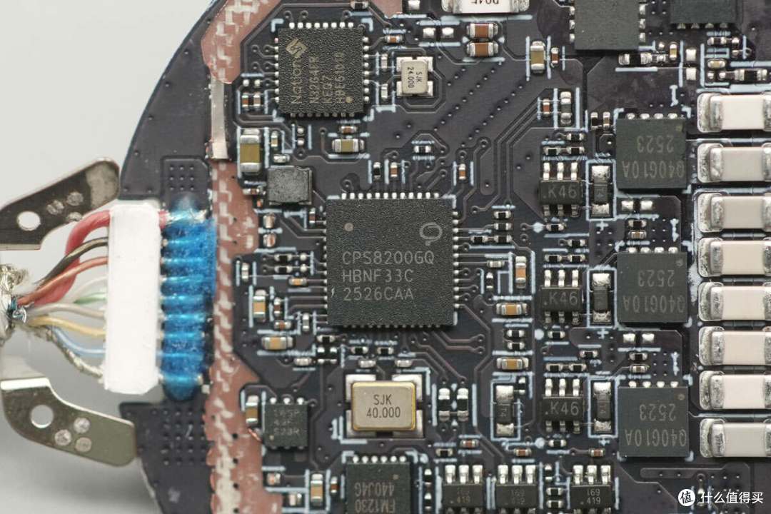完美适配iPhone 17系列新机,谷歌25W Qi2.2磁吸无线充电器拆解