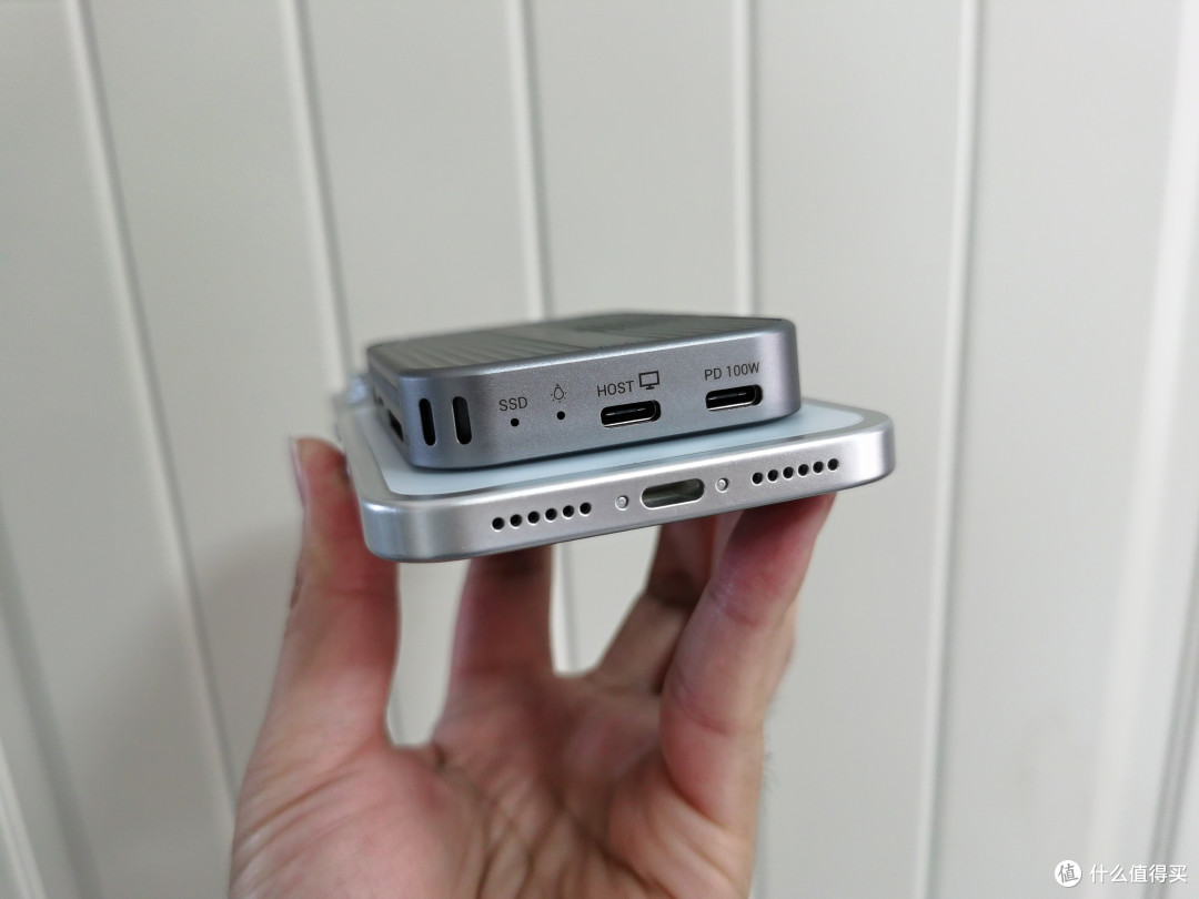 iPhone 17 PM内存不足？有了这个扩展坞拍4k视频照片直接起飞！