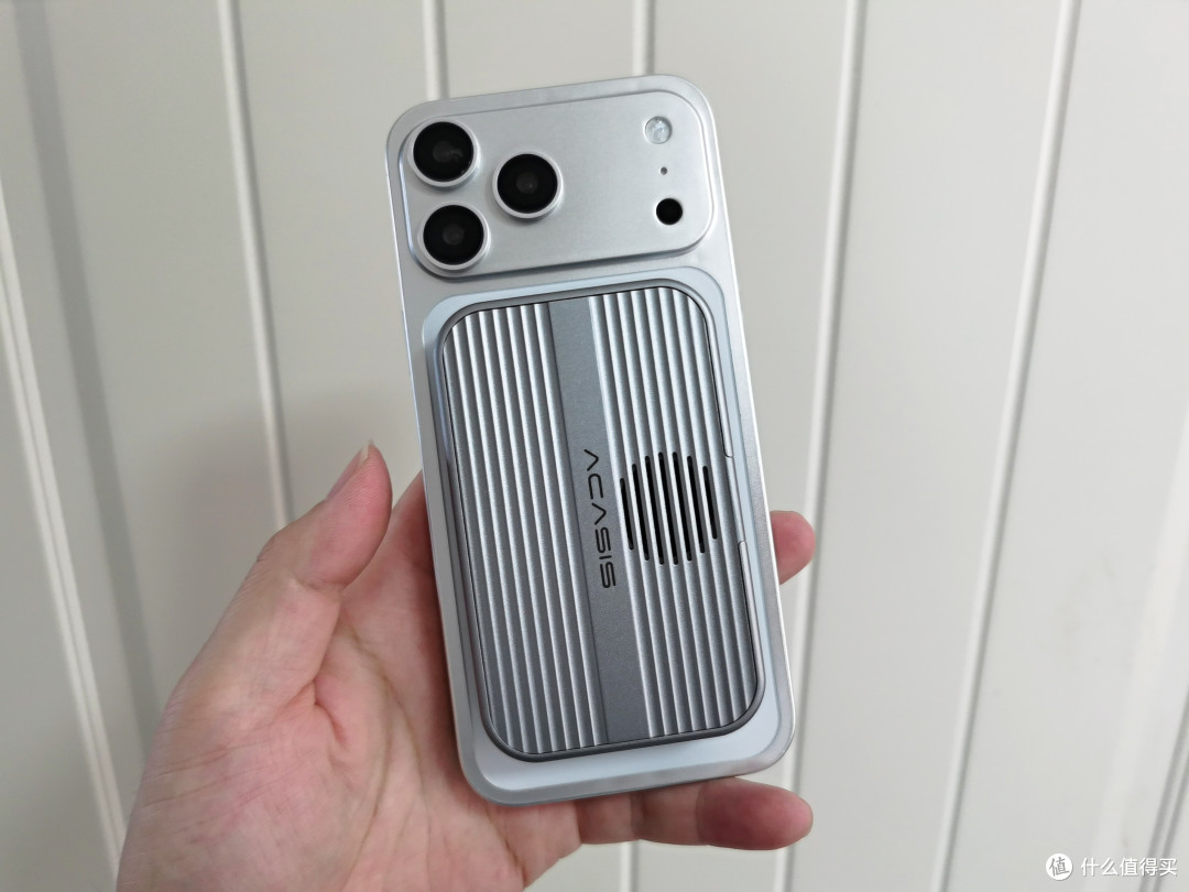 iPhone 17 PM内存不足？有了这个扩展坞拍4k视频照片直接起飞！