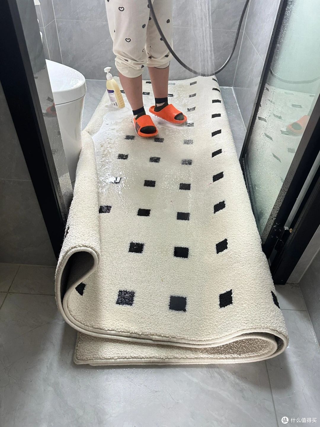 入住一年才明白:客厅里看似很合理的设计,往往最让人一言难尽!