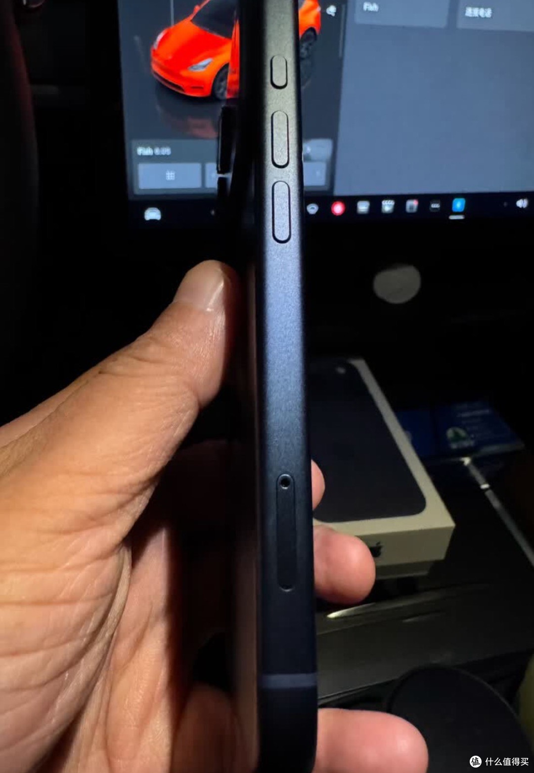 iPhone 17 Pro:手感厚重但扎实