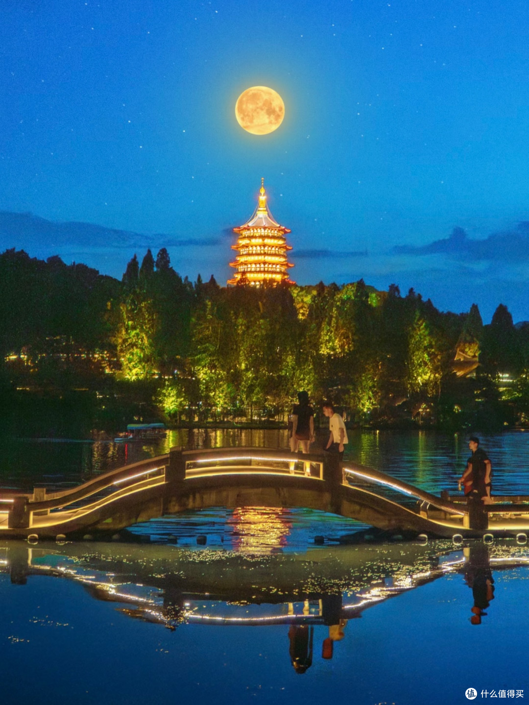 中秋夜游西湖后,我摸清了国庆不累又出片的「错峰路线」