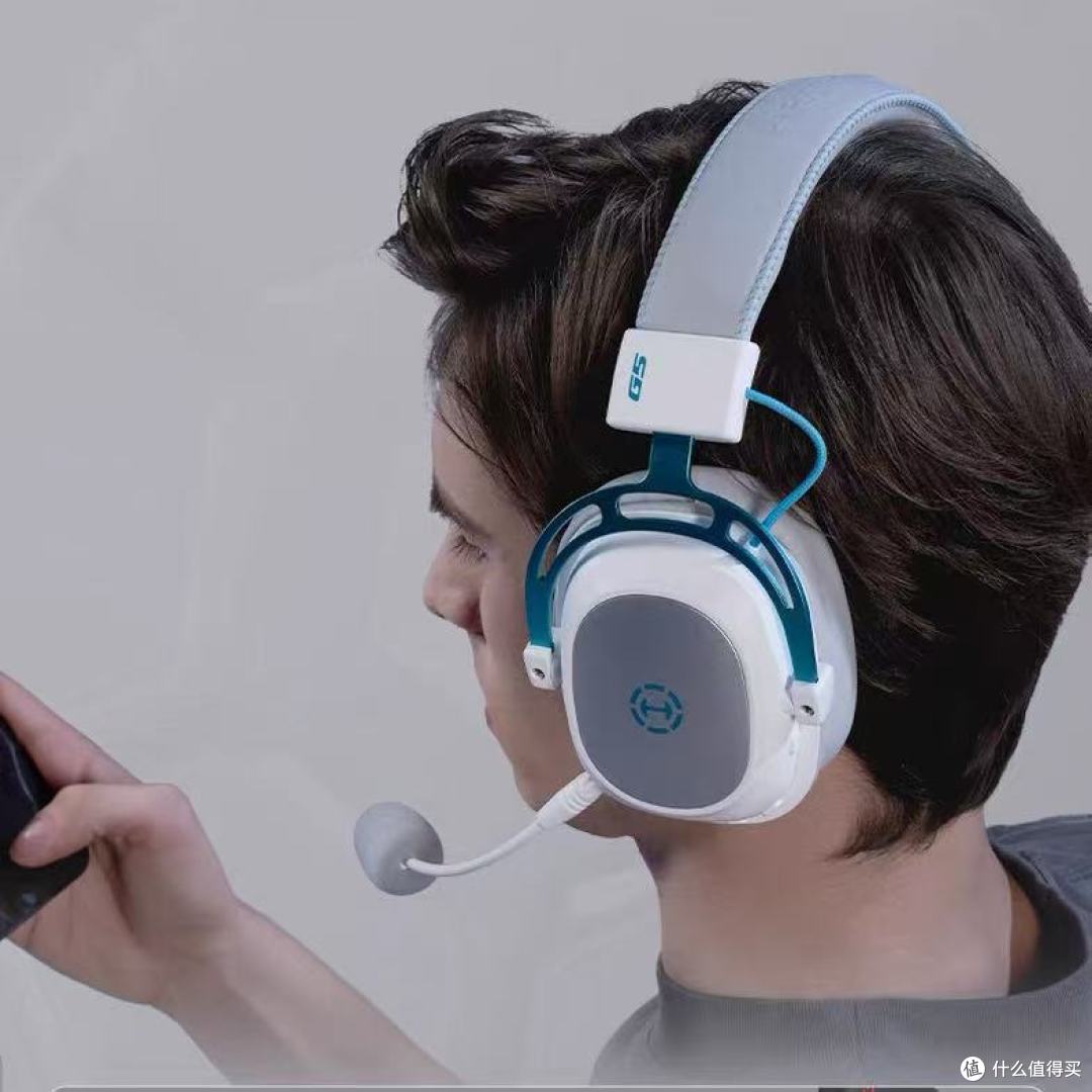 《舒适与音质如何兼得?深度评测2款热门电竞耳机》