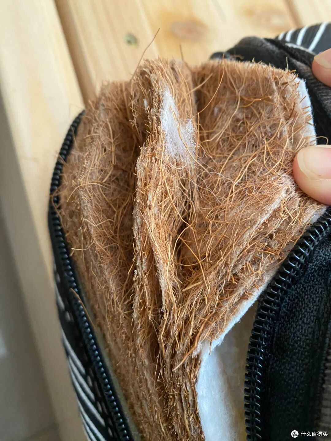 不管有钱没钱,床垫一定坚持这“5不买”,内行人:太难用了!