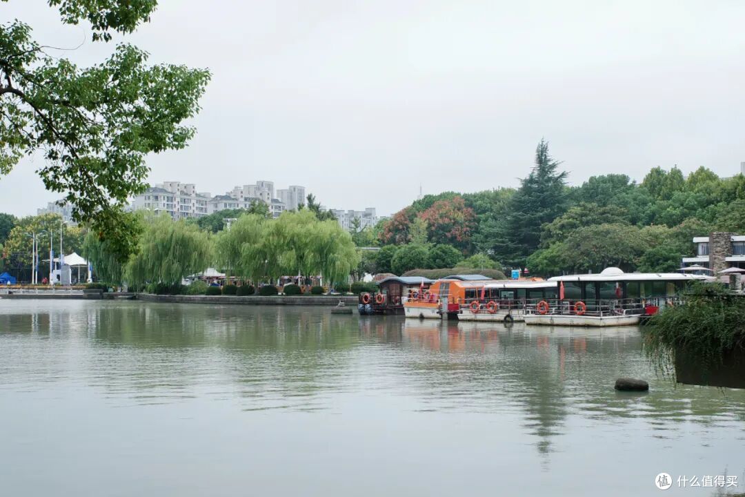 挖到一座人少好吃又清净的小城,现在买票出发还来得及!